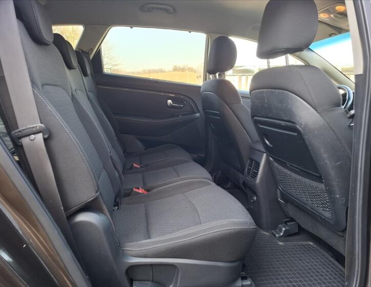 KIA Carens Kombi 1,7 l 104 kw