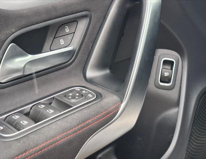 Mercedes-Benz CLA Kupé 1,3 l 120 kw