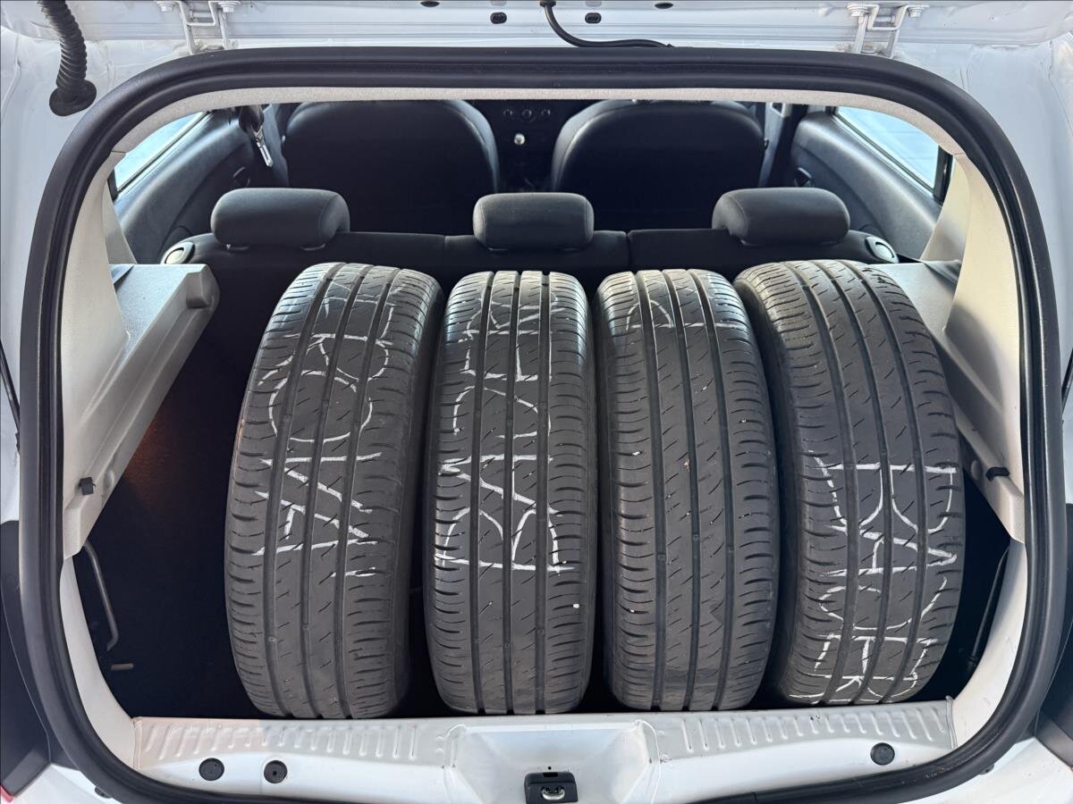 Dacia Sandero Hatchback 898,0 66 kw