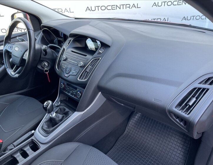 Ford Focus Kombi 999,0 92 kw