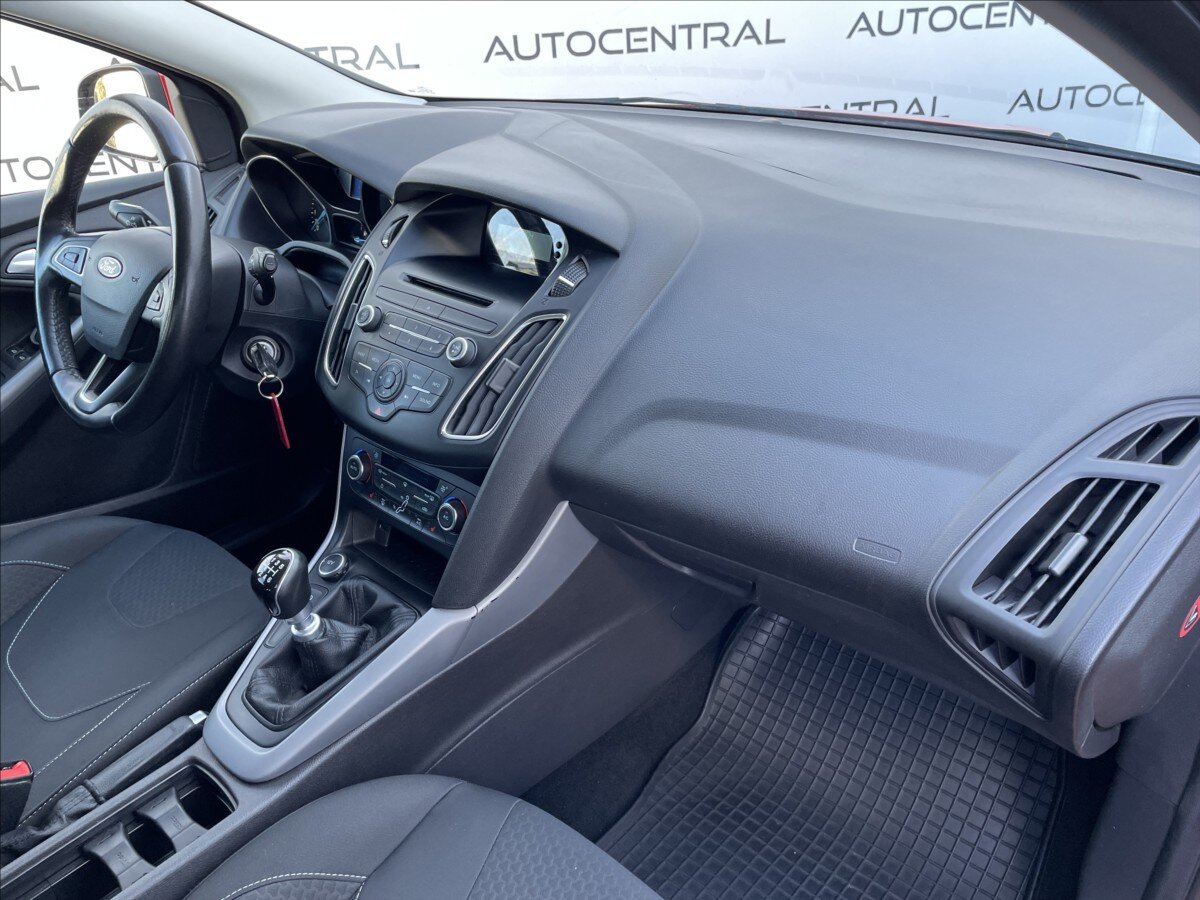 Ford Focus Kombi 999,0 92 kw