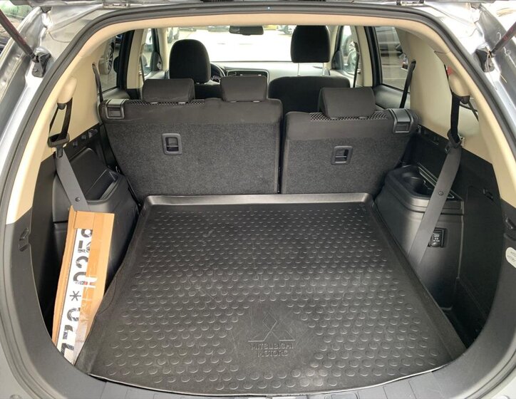 Mitsubishi Outlander SUV 2,0 l 110 kw