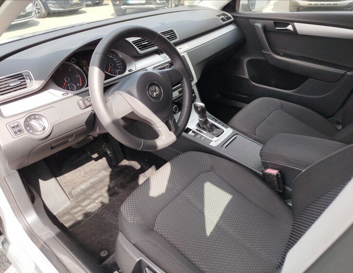 Volkswagen Passat 9