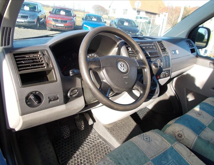 Volkswagen Transporter 22
