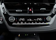 Toyota Corolla Sedan / Limuzína 1,8 l 72 kw