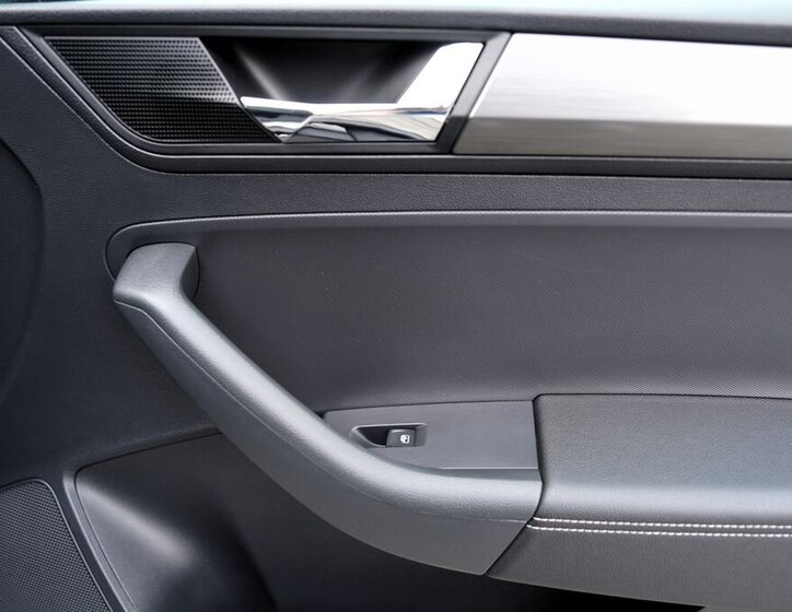 Škoda Rapid Sedan / Limuzína 999,0 70 kw