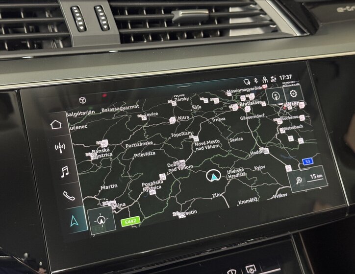 Audi e-tron SUV / Terénní 0,0 300 kw