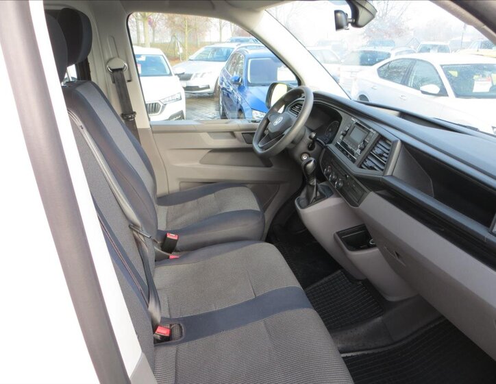 Volkswagen Transporter Kombi 2,0 l 110 kw