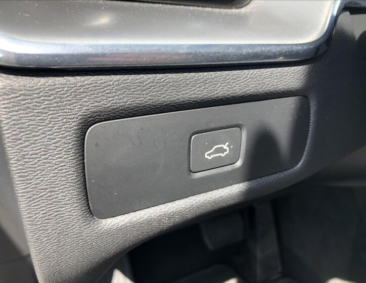 Volvo XC60 SUV / Terénní 2,0 l 145 kw