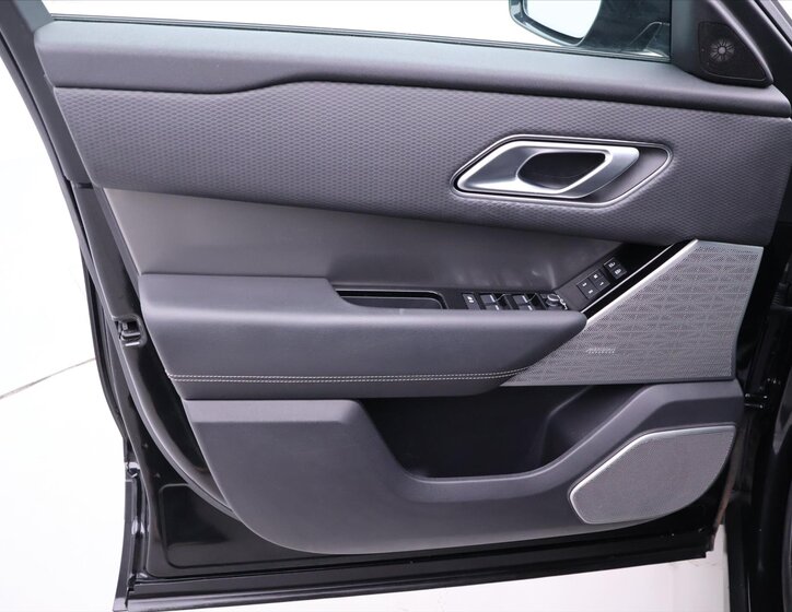 Land Rover Range Rover Velar SUV / Terénní 2,0 l 150 kw
