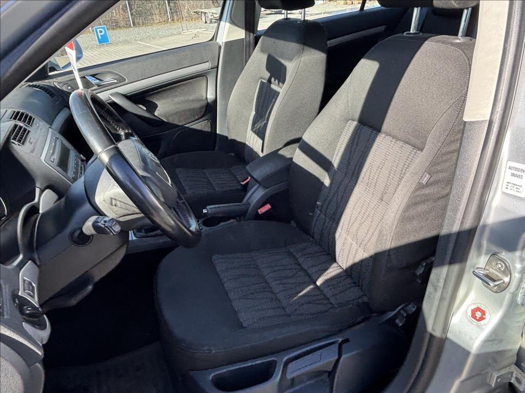 Škoda Octavia Sedan / Limuzína 1,6 l 77 kw