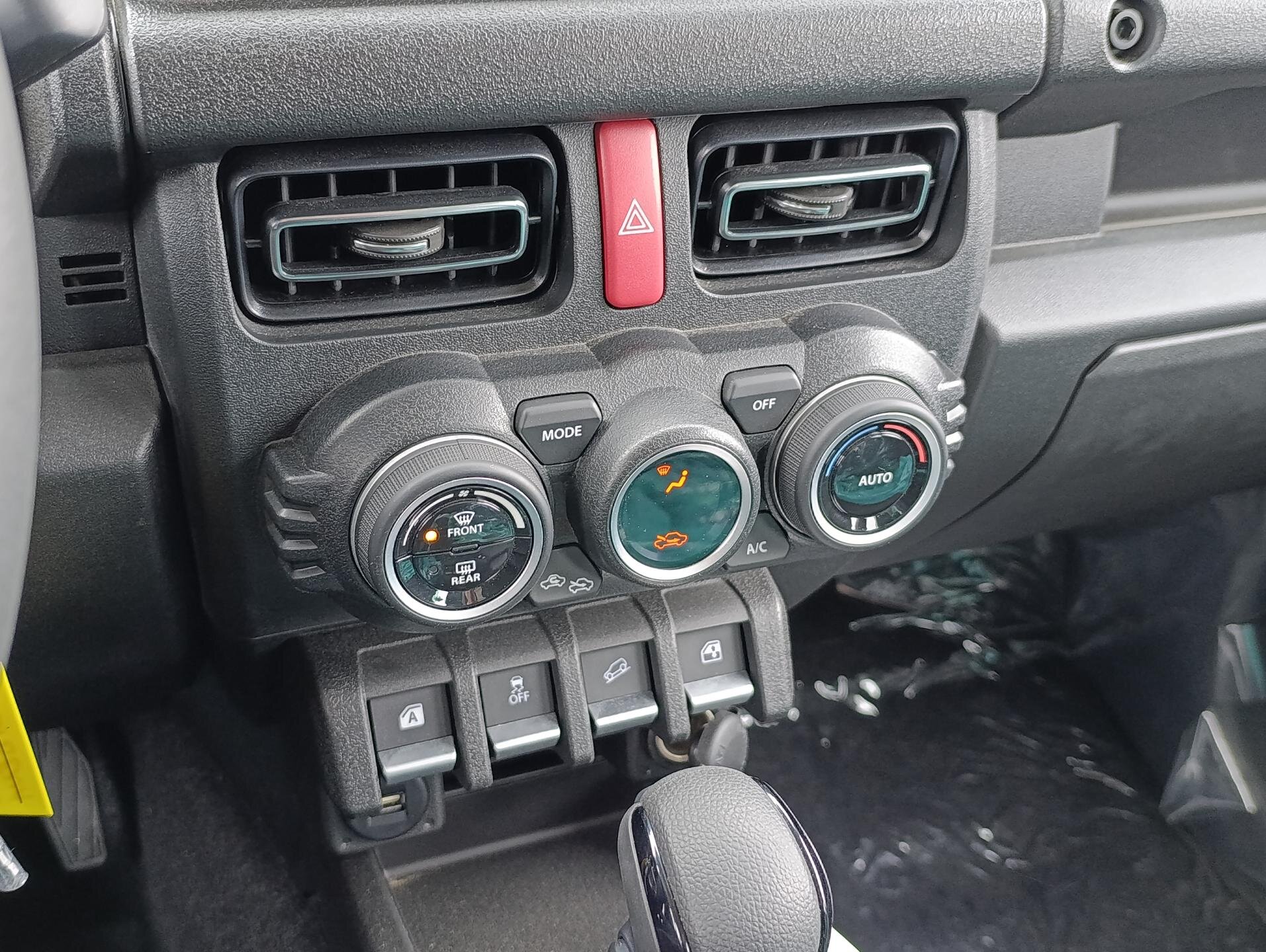 Suzuki Jimny SUV 1,5 l 75 kw