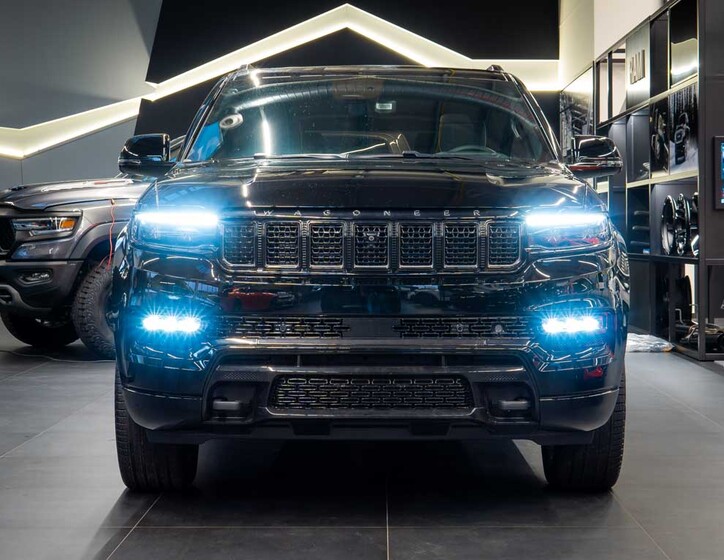 Jeep Grand Wagoneer 10