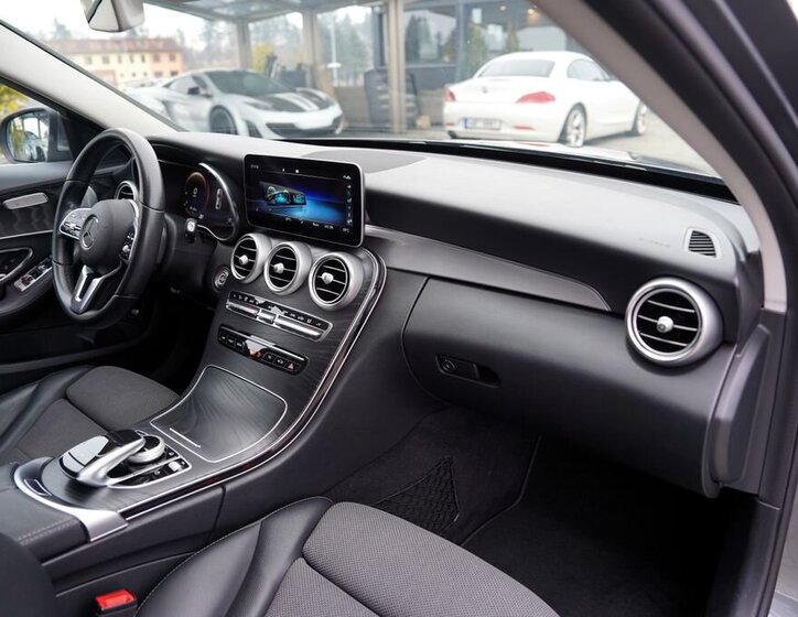 Mercedes-Benz Třídy C Sedan 2,0 l 143 kw