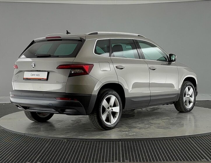 Škoda Karoq SUV / Terénní 1,5 l 110 kw
