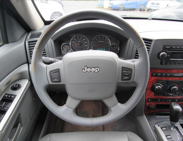 Jeep Grand Cherokee 12