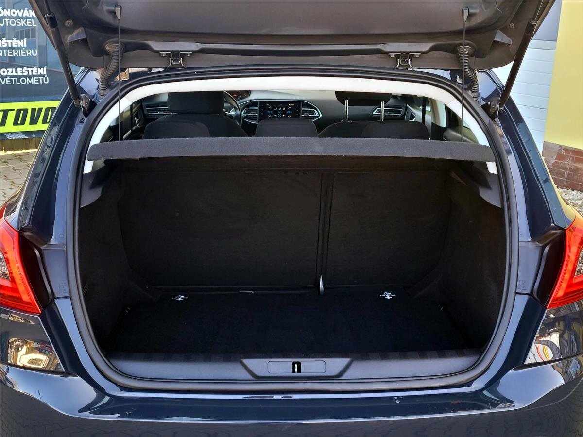 Peugeot 308 Hatchback 1,5 l 75 kw