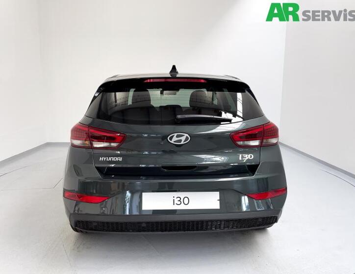Hyundai i30 4