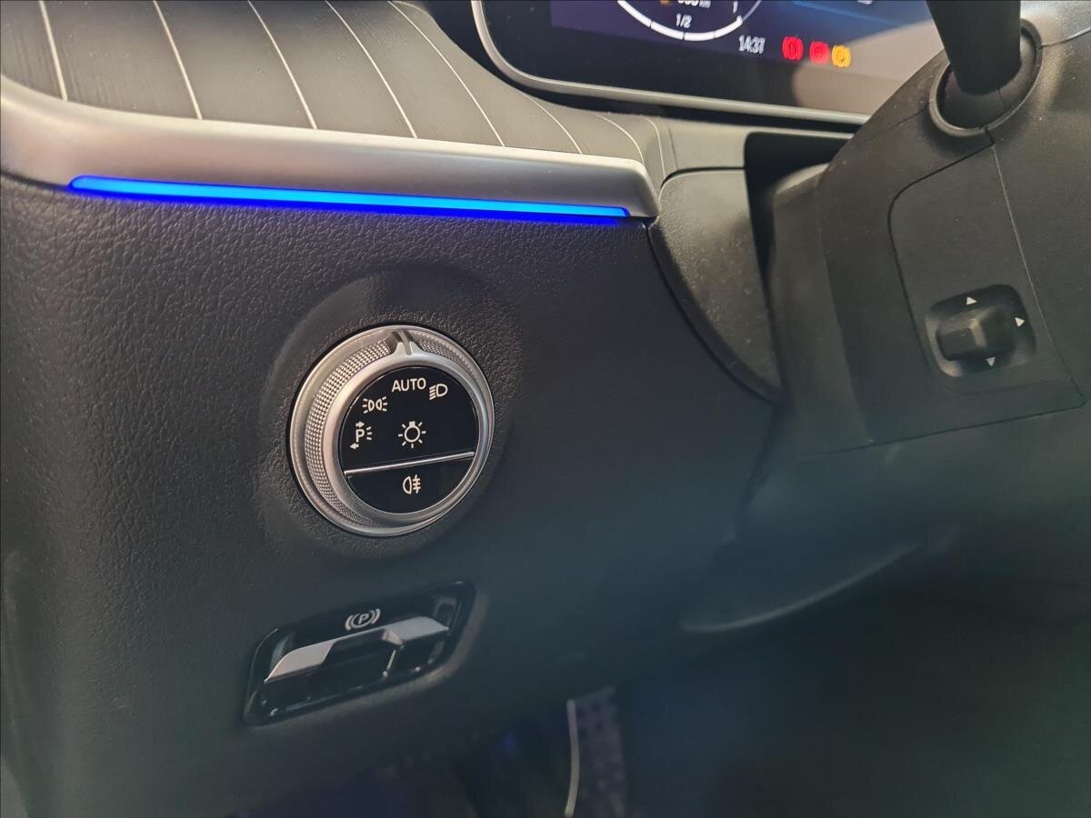 Mercedes-Benz Třídy C Sedan 2,0 l 147 kw