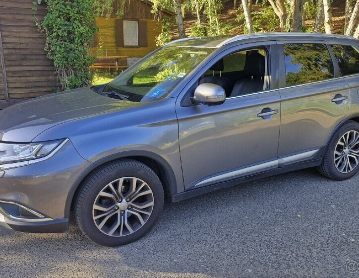 Mitsubishi Outlander 1