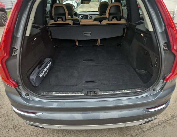 Volvo XC90 SUV / Terénní 2,0 l 165 kw