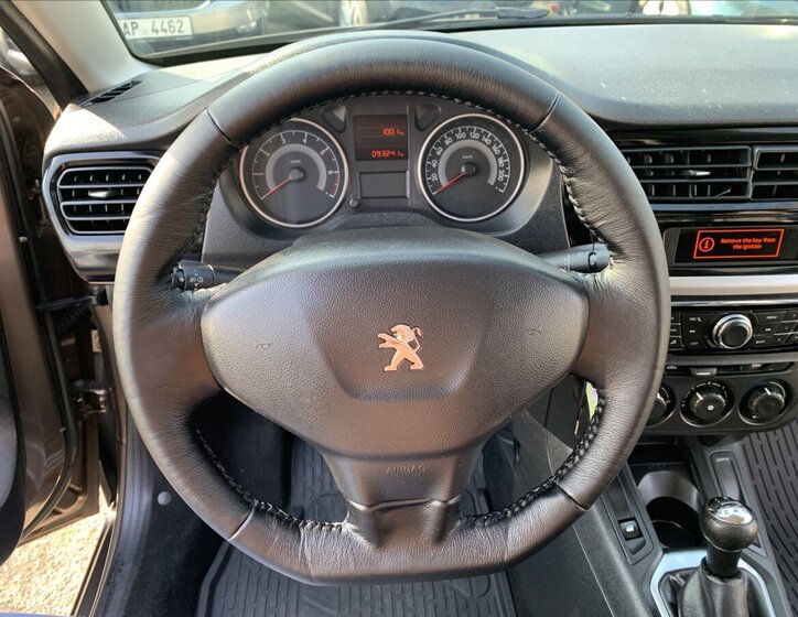 Peugeot 301 Sedan 1,6 l 85 kw