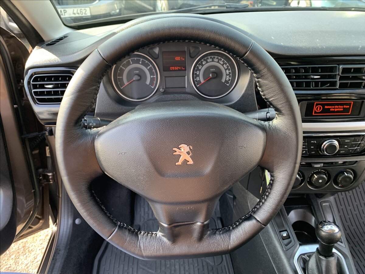 Peugeot 301 Sedan 1,6 l 85 kw