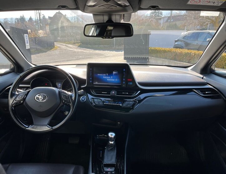 Toyota C-HR SUV / Terénní 1,8 l 72 kw