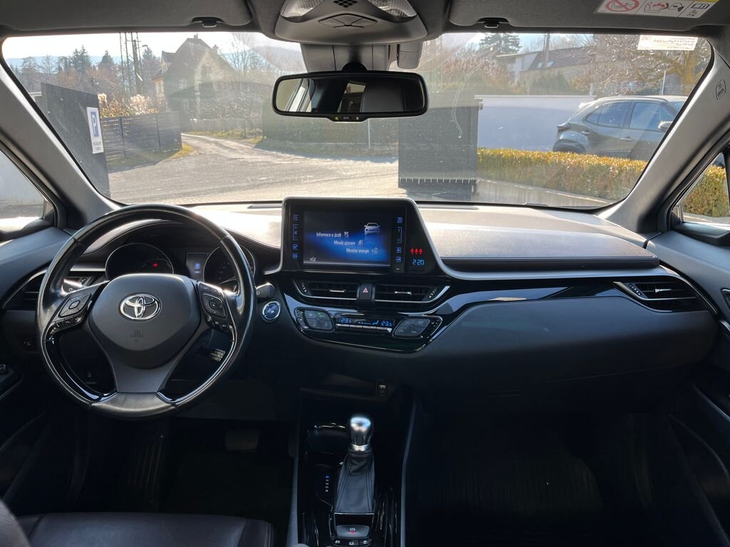 Toyota C-HR SUV / Terénní 1,8 l 72 kw