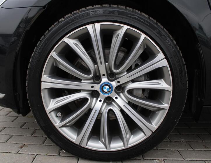 BMW Řada 7 9