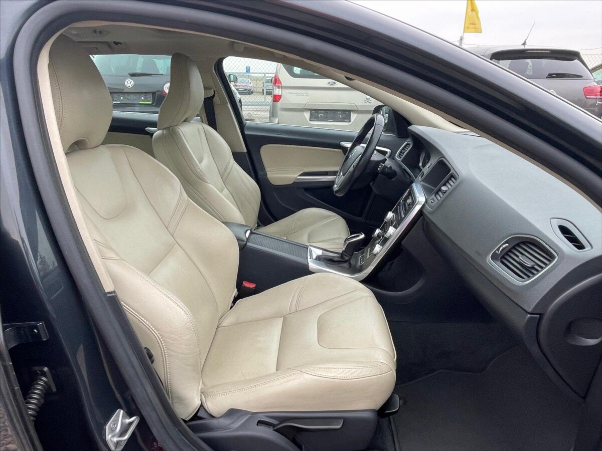 Volvo V60 Kombi 2,4 l 162 kw