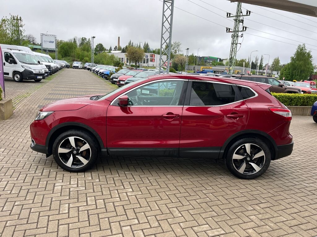 Nissan Qashqai SUV / Terénní 1,6 l 120 kw