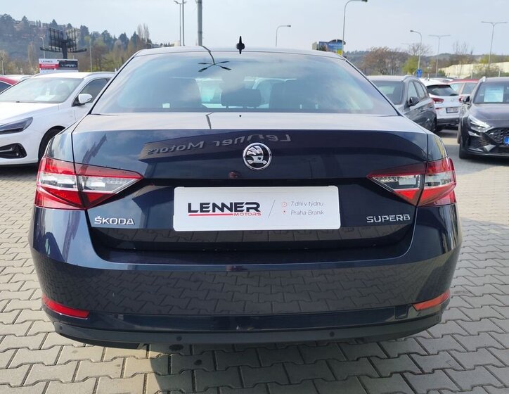 Škoda Superb Sedan / Limuzína 2,0 l 110 kw