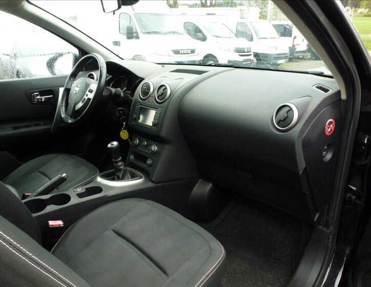 Nissan Qashqai SUV / Terénní 2,0 l 104 kw