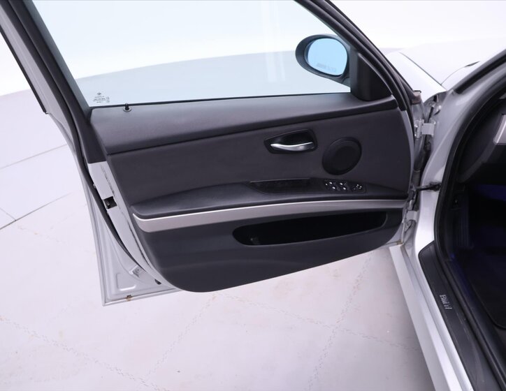BMW Řada 3 Sedan / Limuzína 2,0 l 110 kw