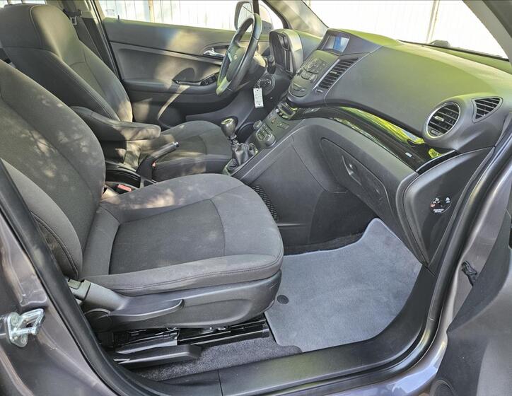 Chevrolet Orlando 25