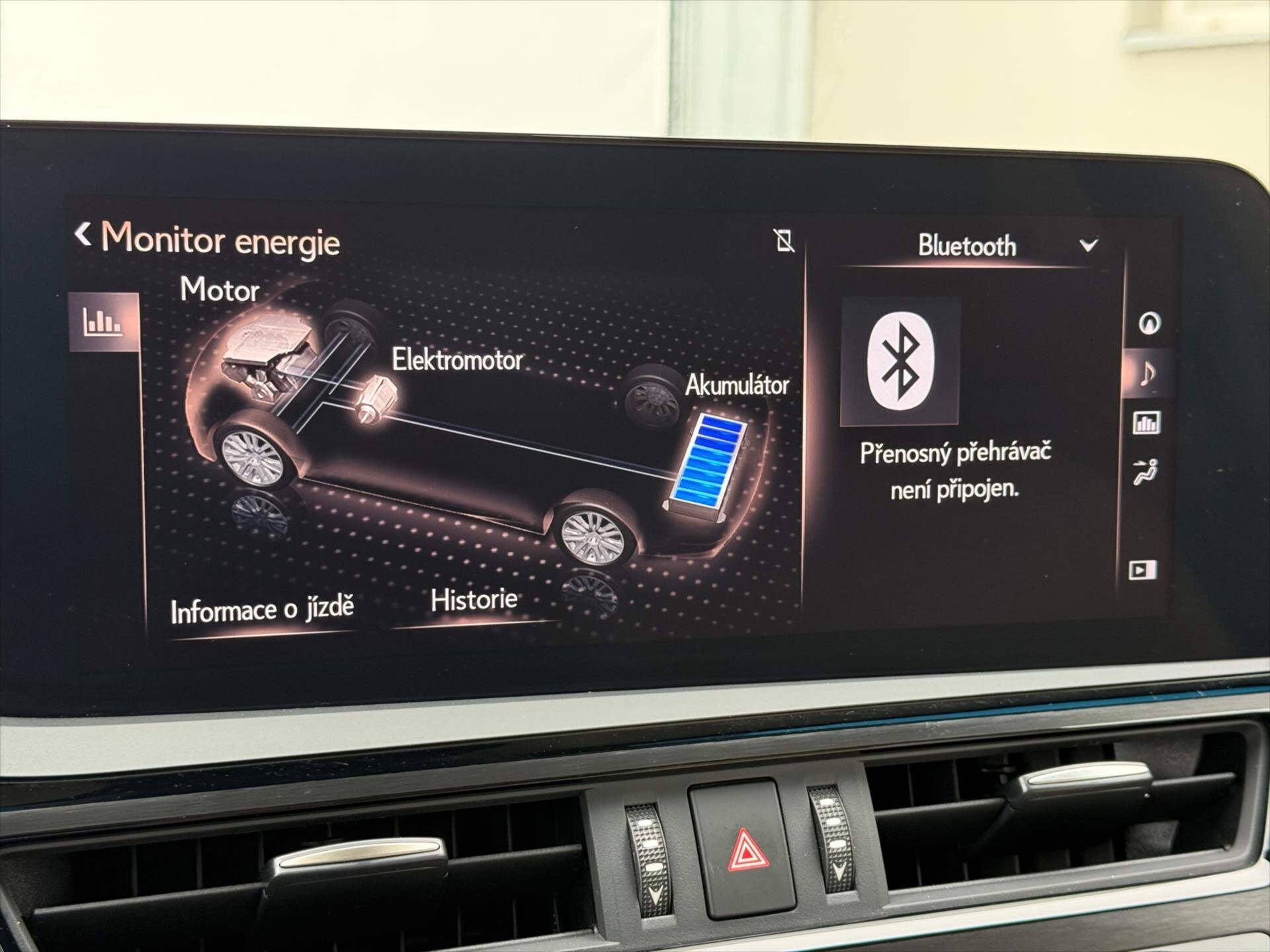 Lexus ES 300h Sedan / Limuzína 2,5 l 131 kw