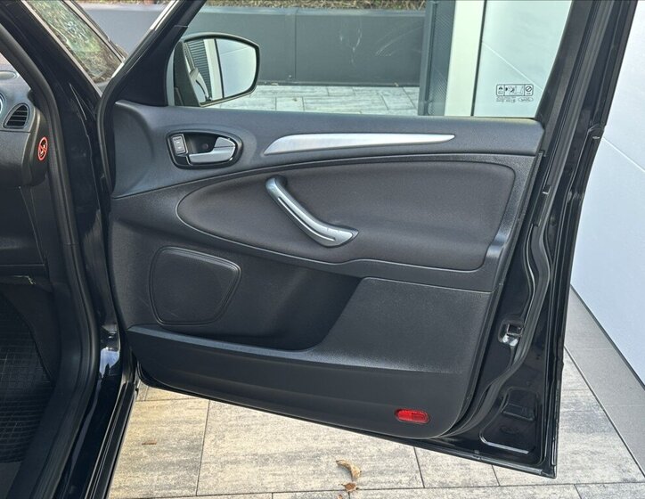 Ford S-MAX MPV 2,0 l 103 kw