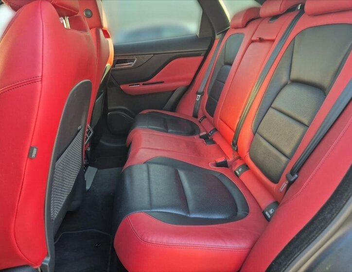 Jaguar F-Pace SUV / Terénní 3,0 l 221 kw