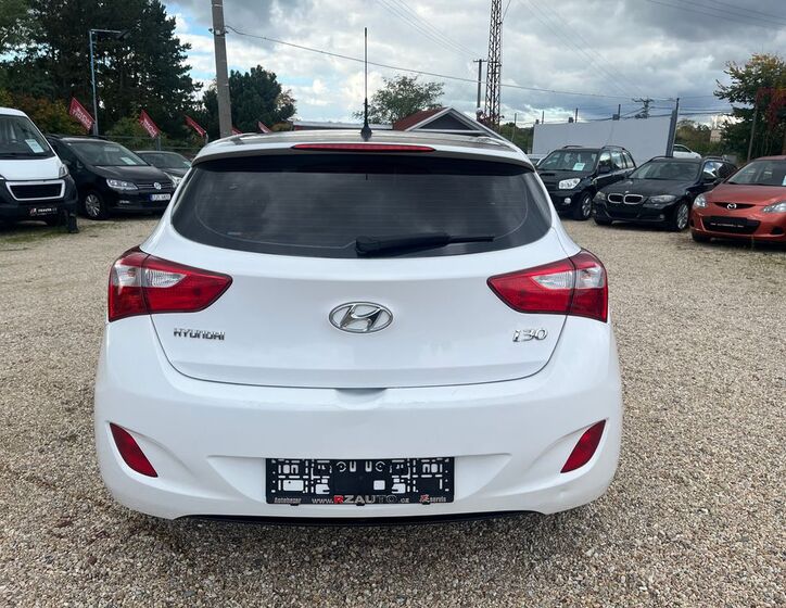 Hyundai i30 4