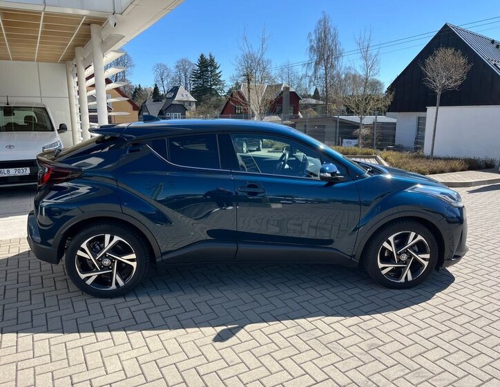 Toyota C-HR SUV / Terénní 2,0 l 112 kw