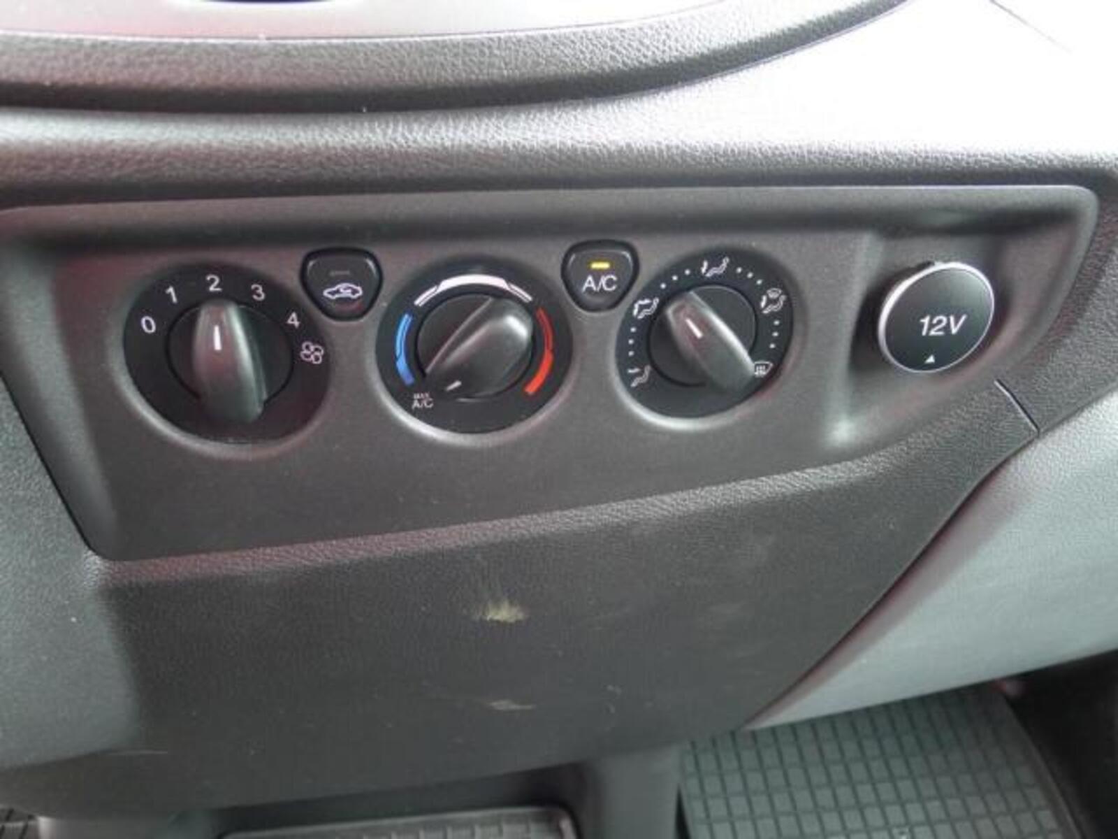 Ford Transit 13