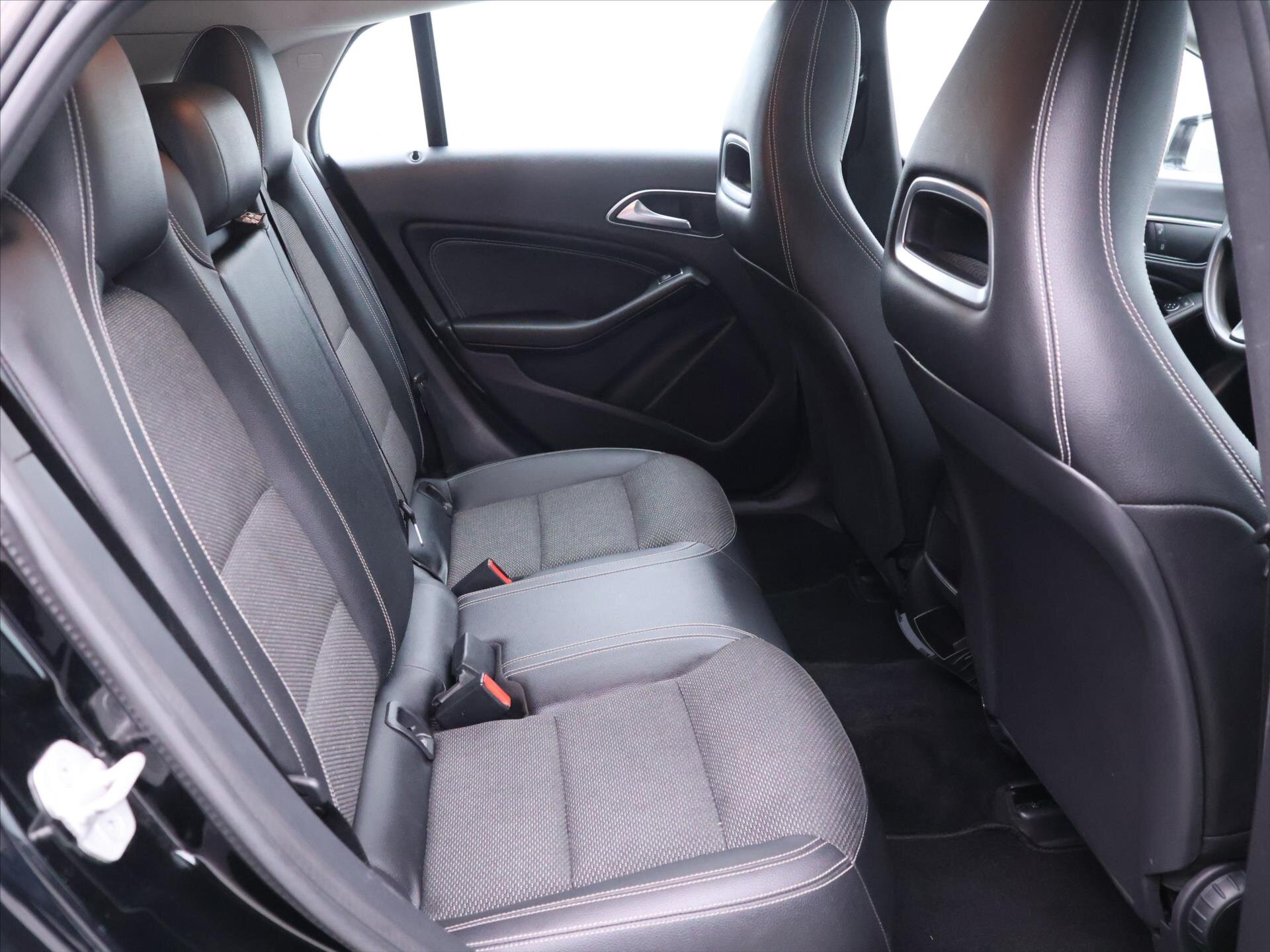 Mercedes-Benz CLA Kombi 1,5 l 80 kw