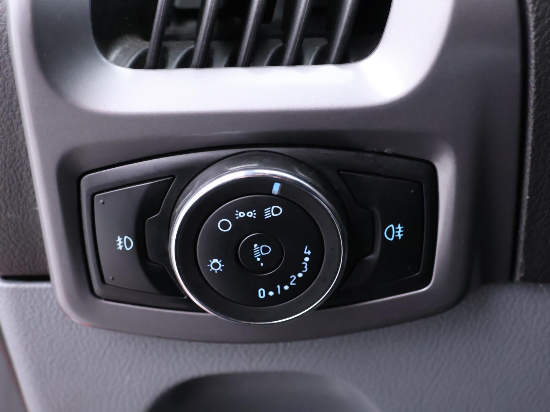 Ford Transit Custom Kombi 2,0 l 96 kw