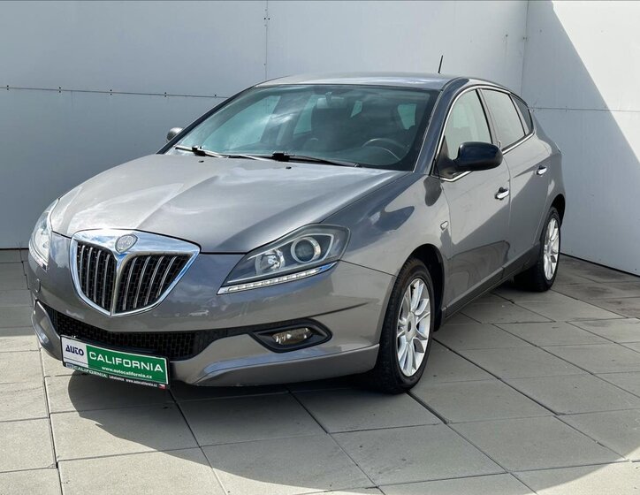 Lancia Delta Hatchback 1,6 l 88 kw