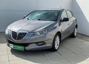 Lancia Delta Hatchback 1,6 l 88 kw