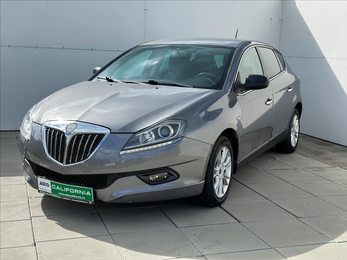 Lancia Delta Hatchback 1,6 l 88 kw