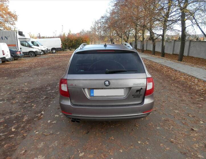 Škoda Superb 8