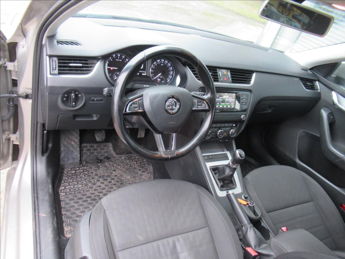 Škoda Octavia Sedan / Limuzína 1,6 l 81 kw