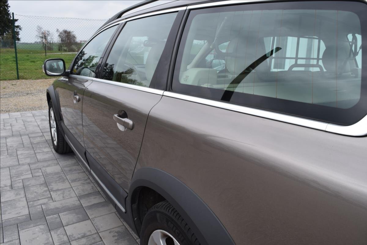 Volvo XC70 Kombi 2,4 l 120 kw